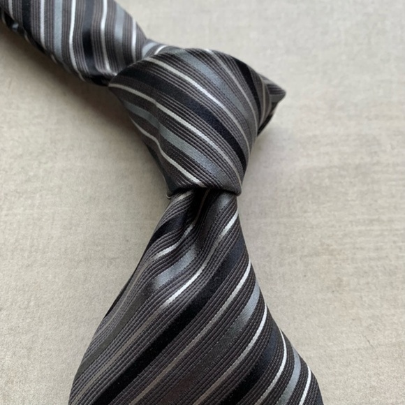 Dolce & Gabbana Grey & Black Striped Silk Tie - Picture 2 of 7